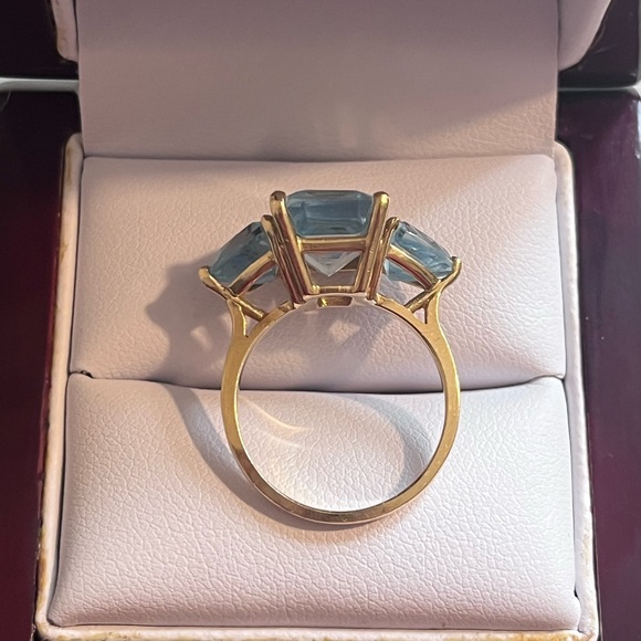 Blue Topaz | 3 Stone | 14k gold ring - Picture 6 of 11